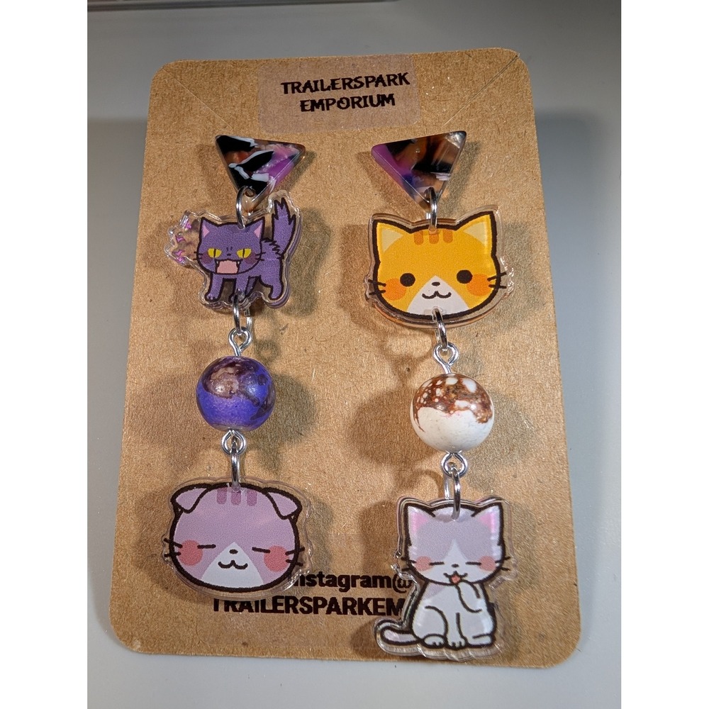 Trailerspark Emporium Mismatched Acrylic Cat Dangle Earrings Nickel Free New